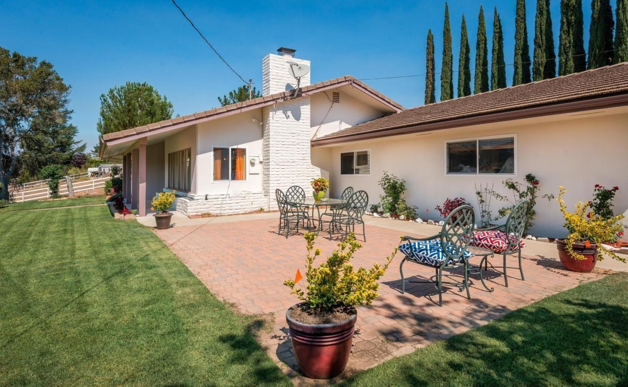 720 Elsinore Dr - Photo 3 of 20