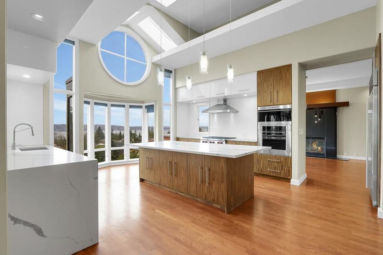 2515 68th Ave Se - Photo 3 of 24