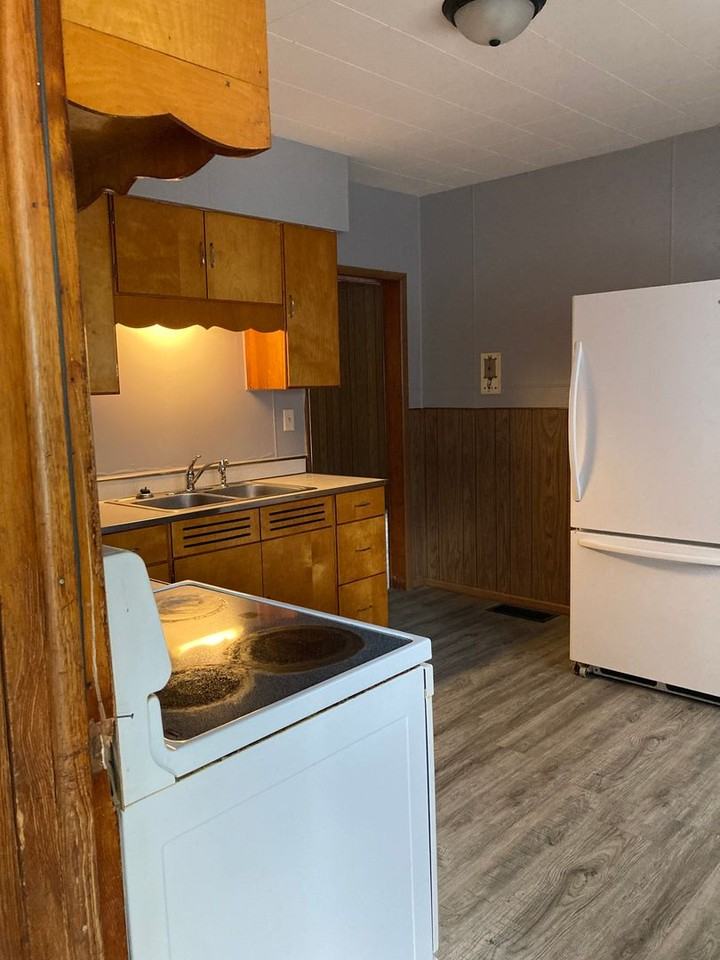 2228 W 7th St - Photo 7 of 18