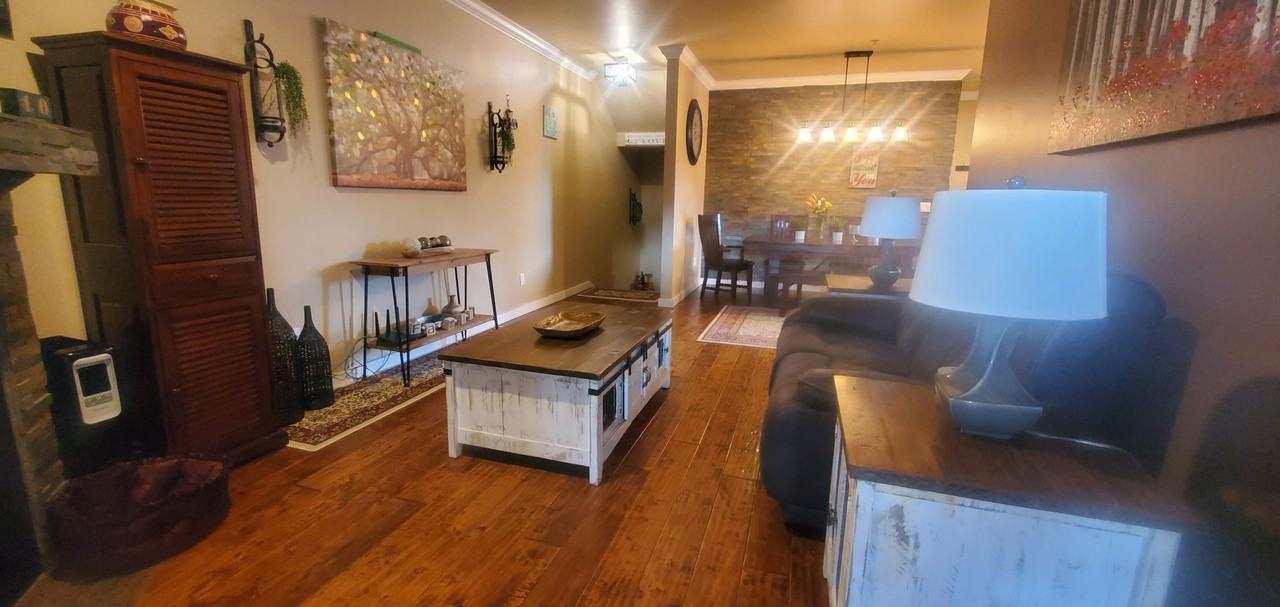 6305 Locarno Dr - Photo 7 of 17