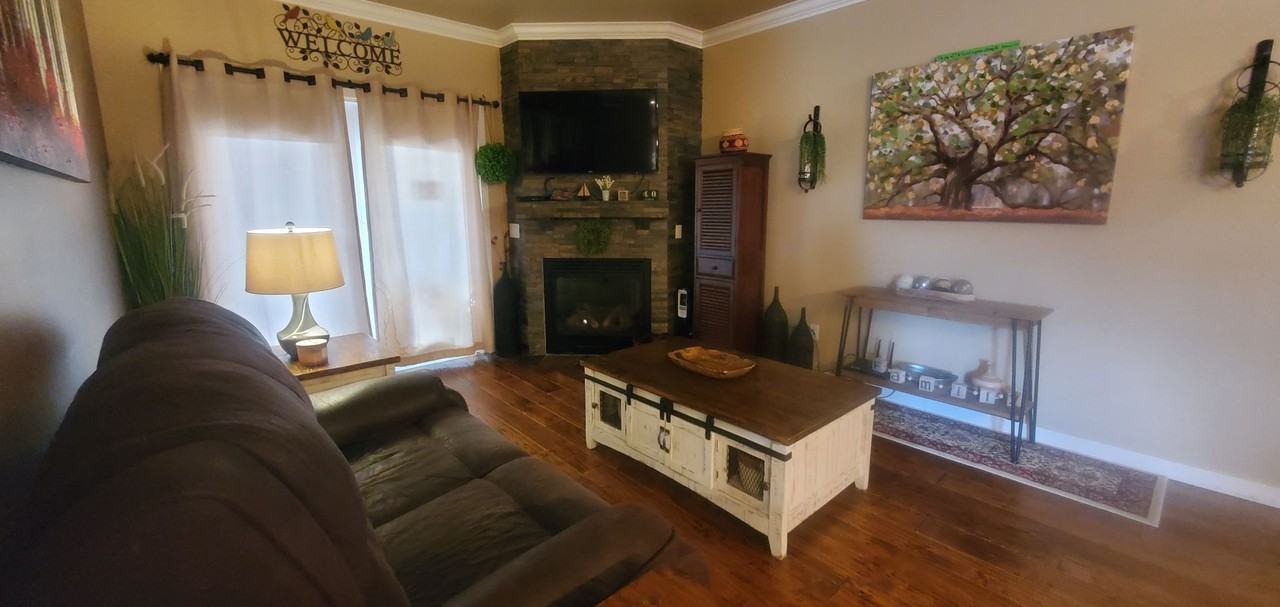 6305 Locarno Dr - Photo 3 of 19