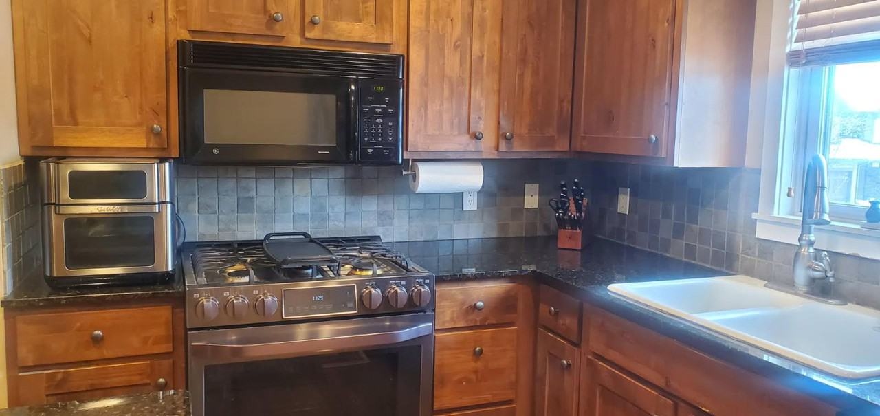 6305 Locarno Dr - Photo 7 of 19