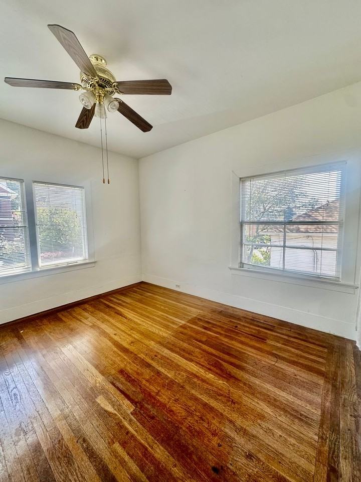 1512 Arch St - Photo 3 of 26