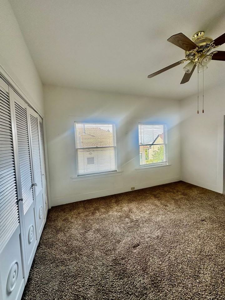 1512 Arch St - Photo 4 of 26