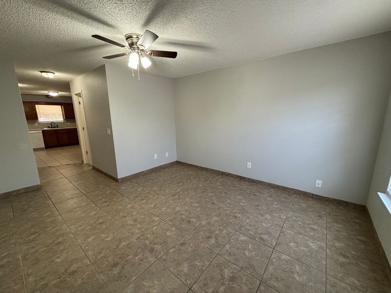 3409 Sw Victoria Pl #1 - Photo 2 of 13