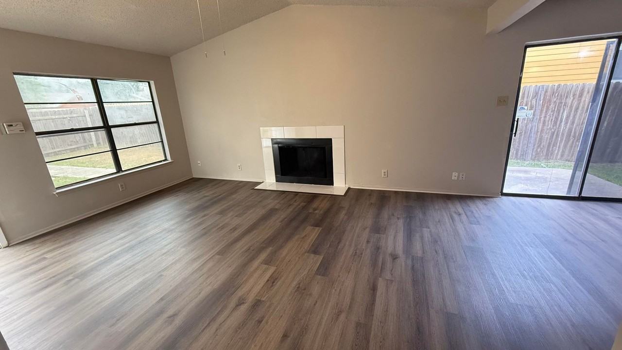 8416 Dixon Ridge Dr - Photo 4 of 13