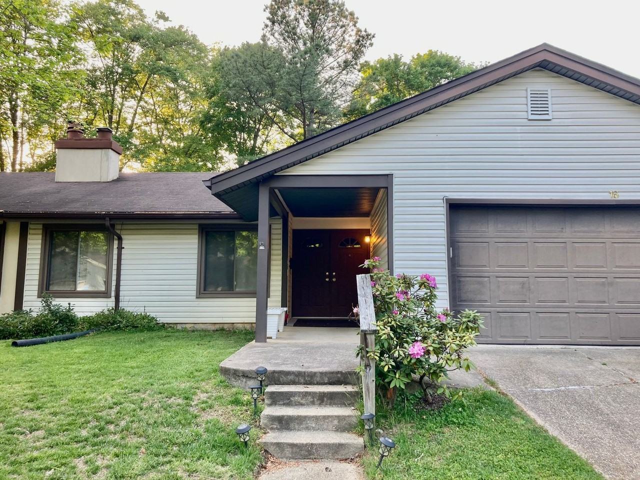 16 Aquarius Ct - Photo 2 of 27