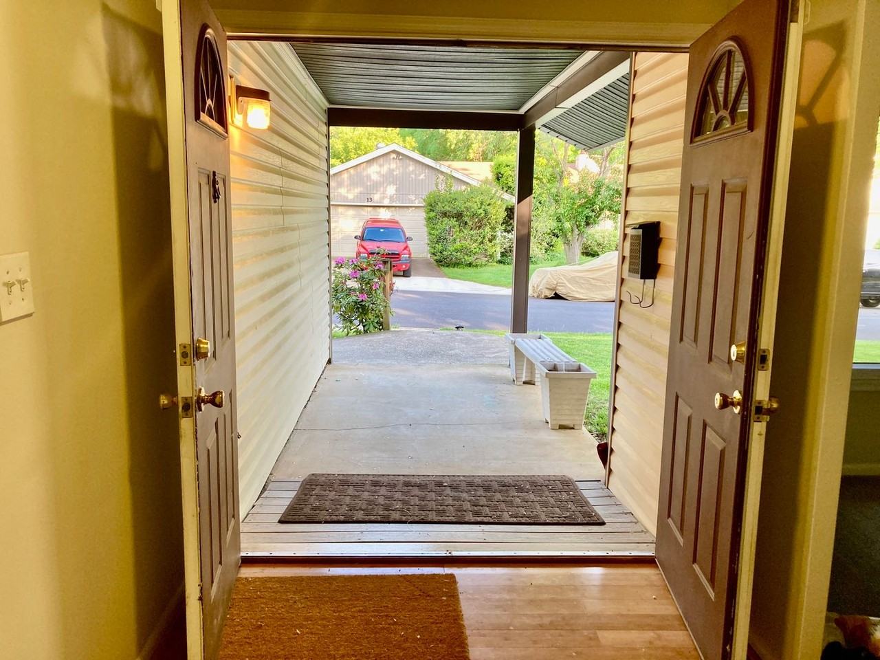 16 Aquarius Ct - Photo 3 of 27