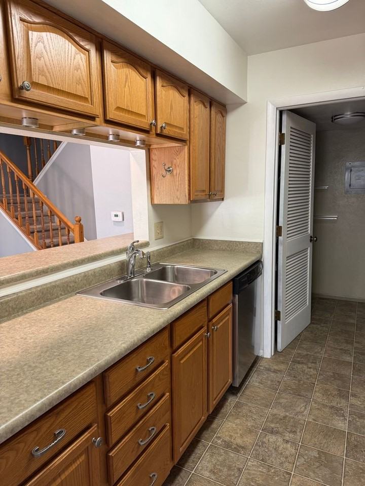 8776 Chase Dr - Photo 4 of 29