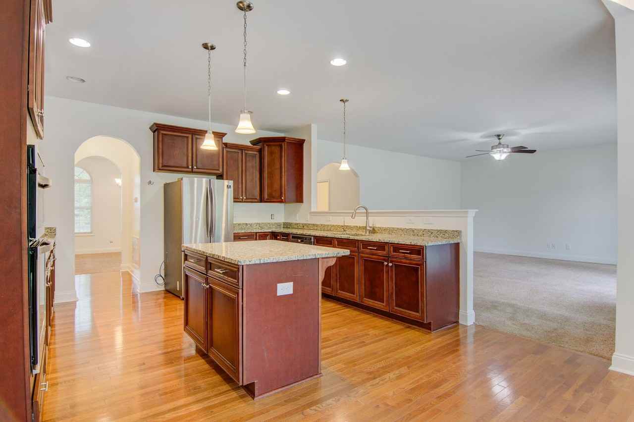 3177 Sandy Ford Rd - Photo 5 of 38