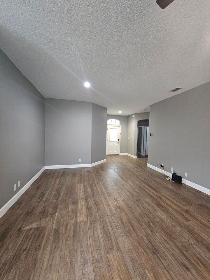 413 Victoria Hills Dr - Photo 3 of 49