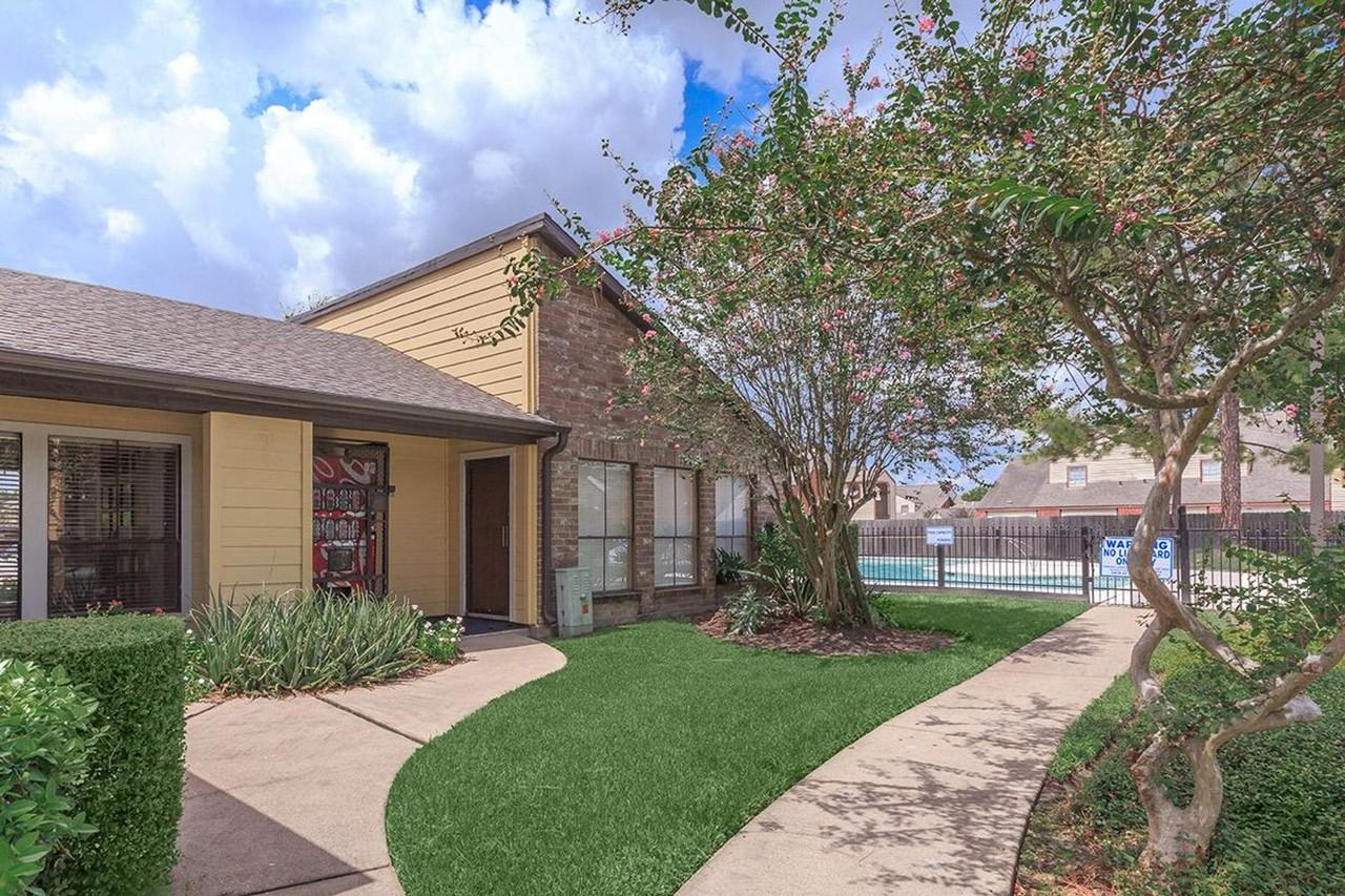 Come Home to Quality. We make living where you work and play effortless. - Photo 3 of 23