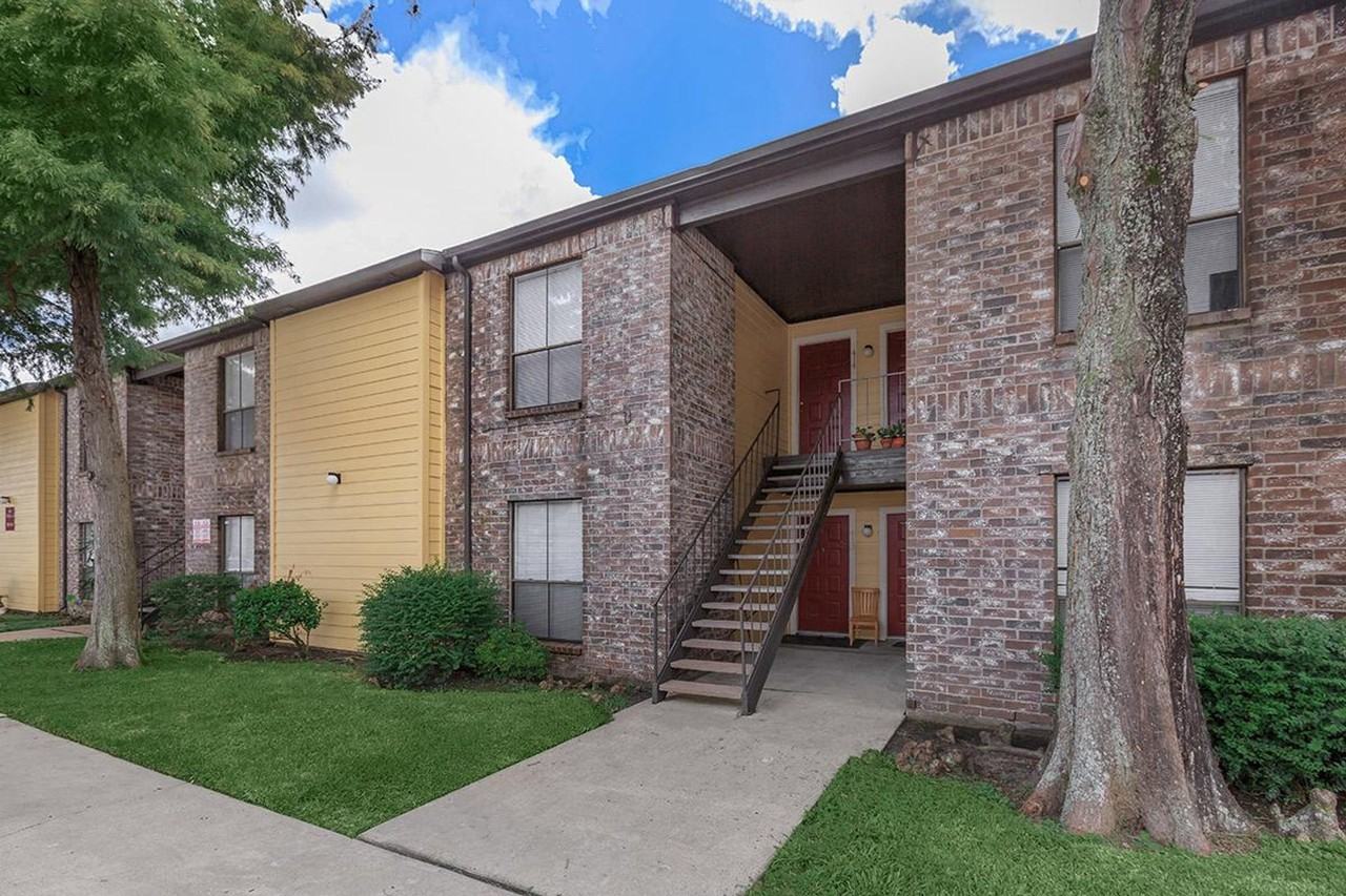 Come Home to Quality. We make living where you work and play effortless. - Photo 4 of 23