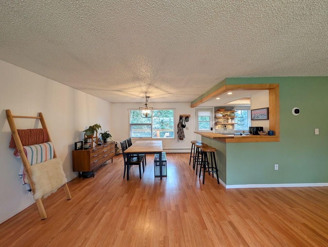 8221 Birch Ln - Photo 4 of 31