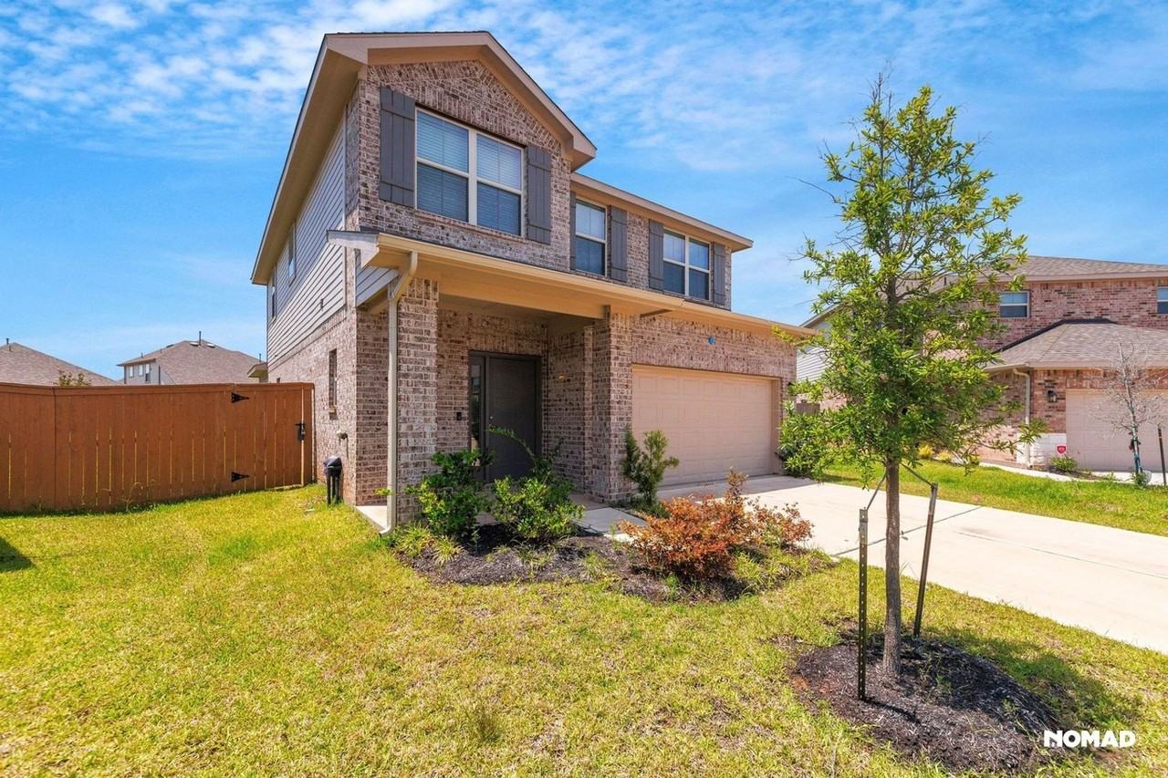 417 Sunray Lake Ln - Photo 3 of 31