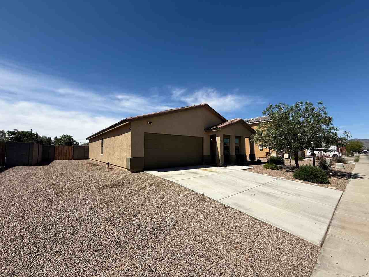 3702 E Andrea Dr - Photo 2 of 14