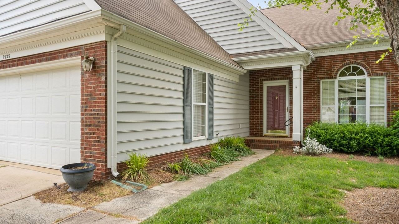 6925 Weirton Pl - Photo 2 of 38