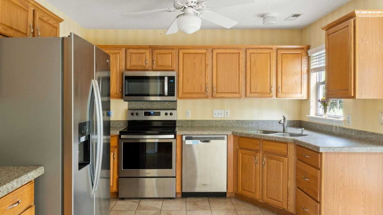 6925 Weirton Pl - Photo 3 of 38