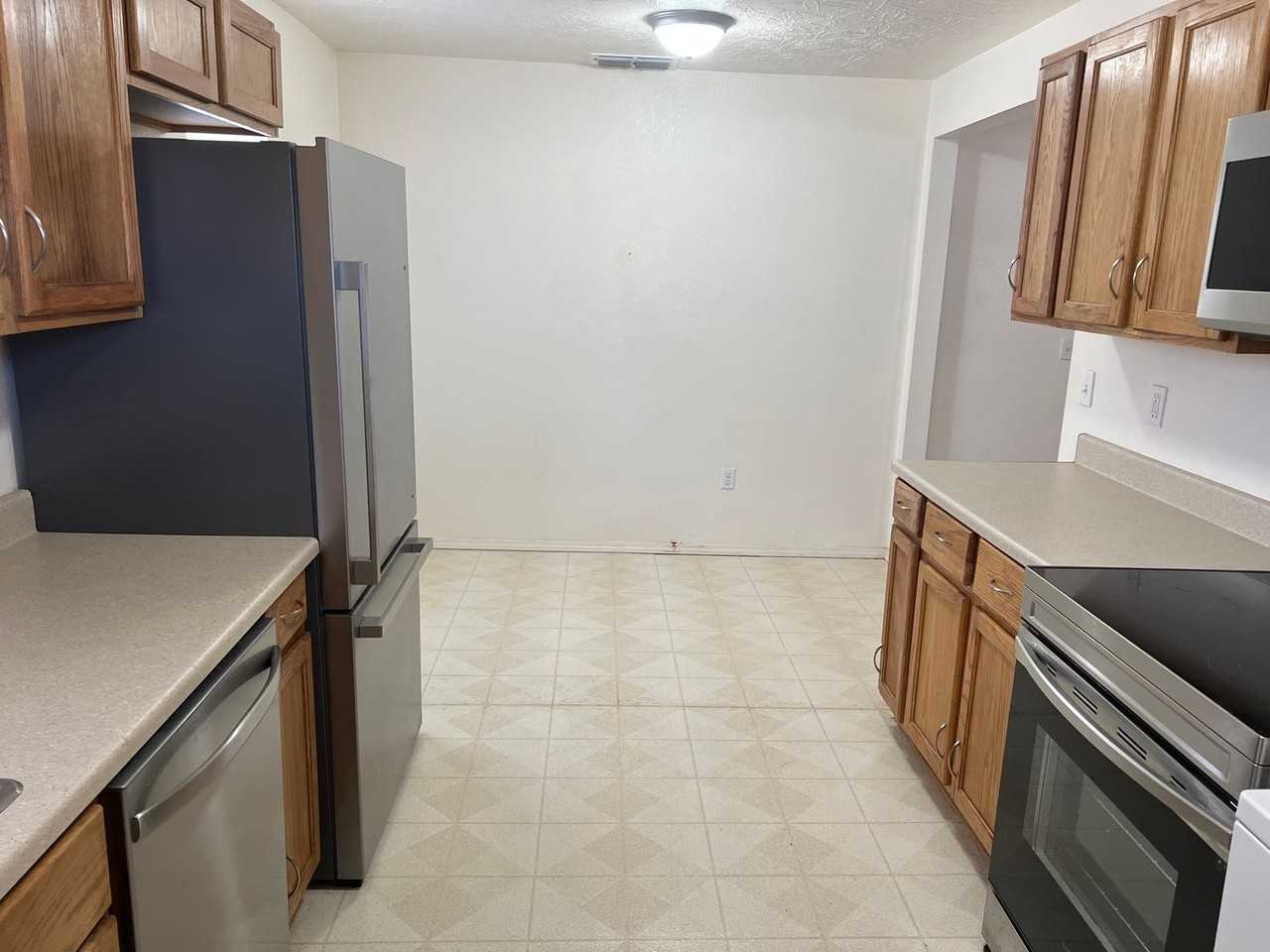 720 S Dallas Ave - Photo 4 of 12