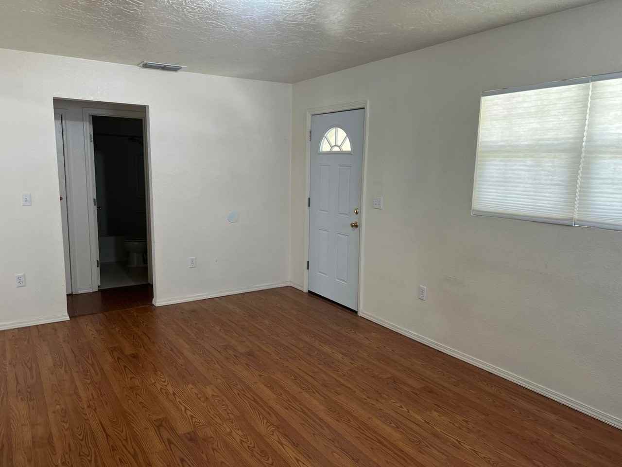 720 S Dallas Ave - Photo 5 of 12