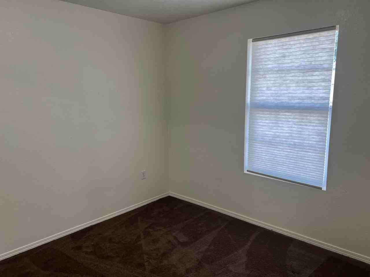 720 S Dallas Ave - Photo 7 of 12