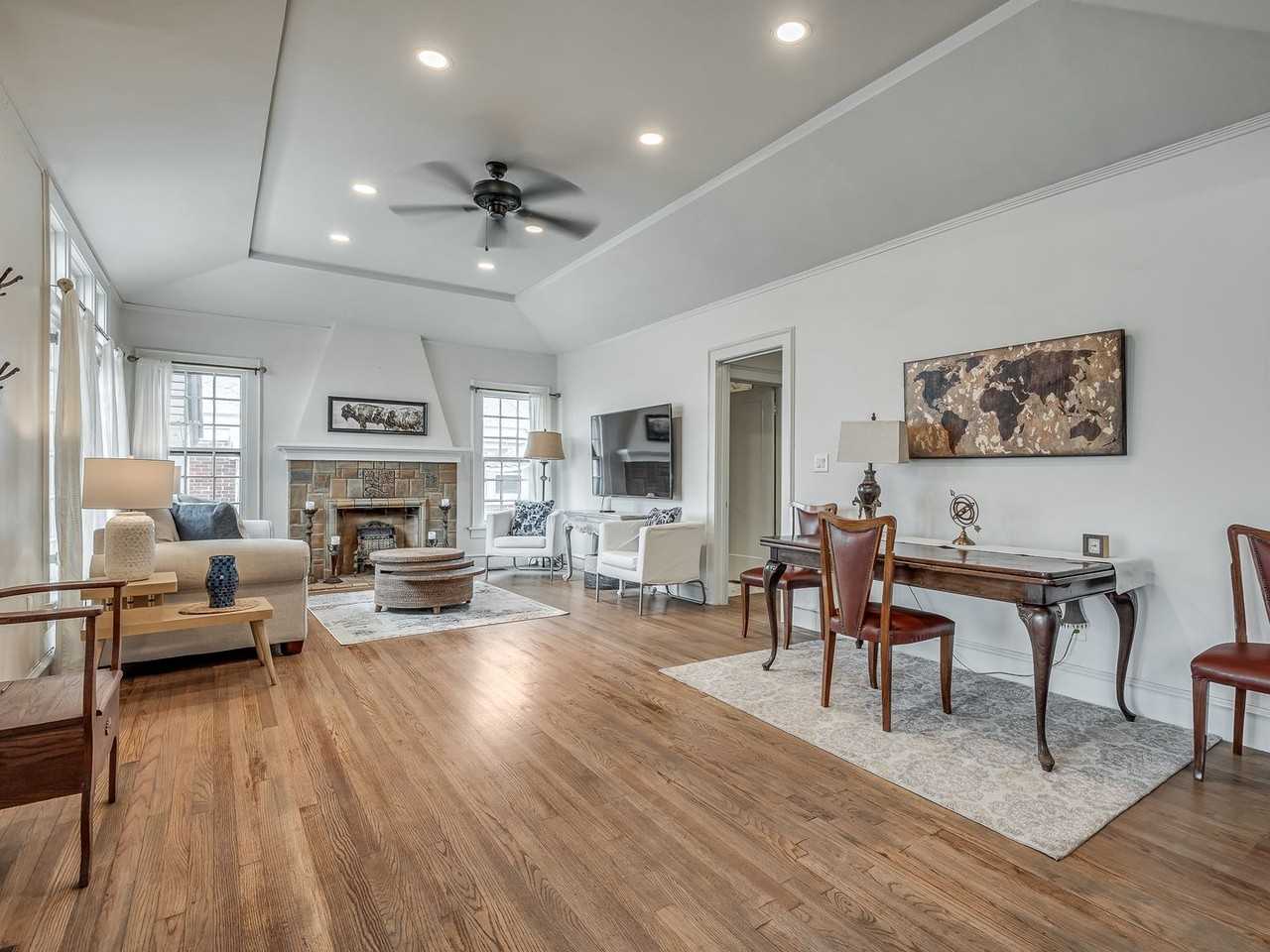 2048 Nw 22nd St - Photo 4 of 24