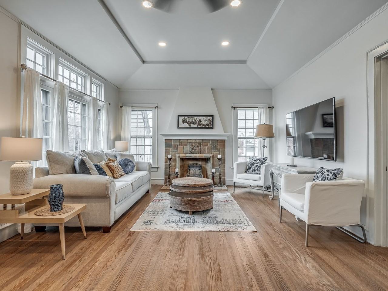 2048 Nw 22nd St - Photo 5 of 24