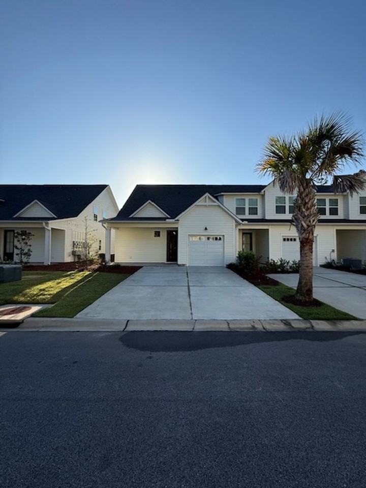 362 Bleecker St S - Photo 3 of 18