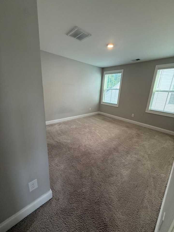 362 Bleecker St S - Photo 7 of 18