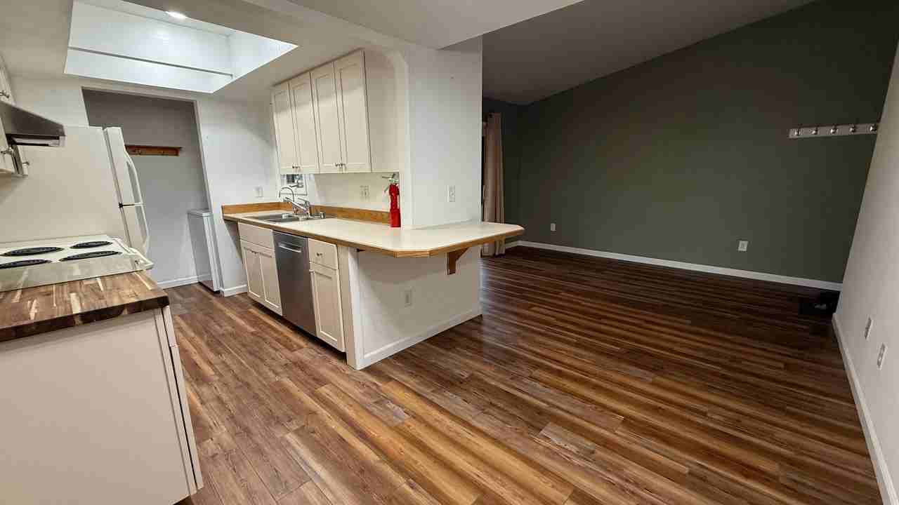 430 E 56th Ave #1D - Photo 3 of 21