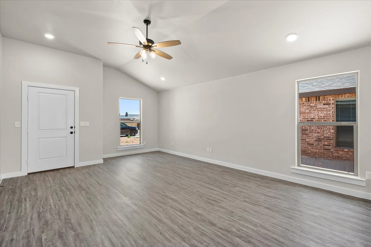 3520 Turner Ave - Photo 3 of 14