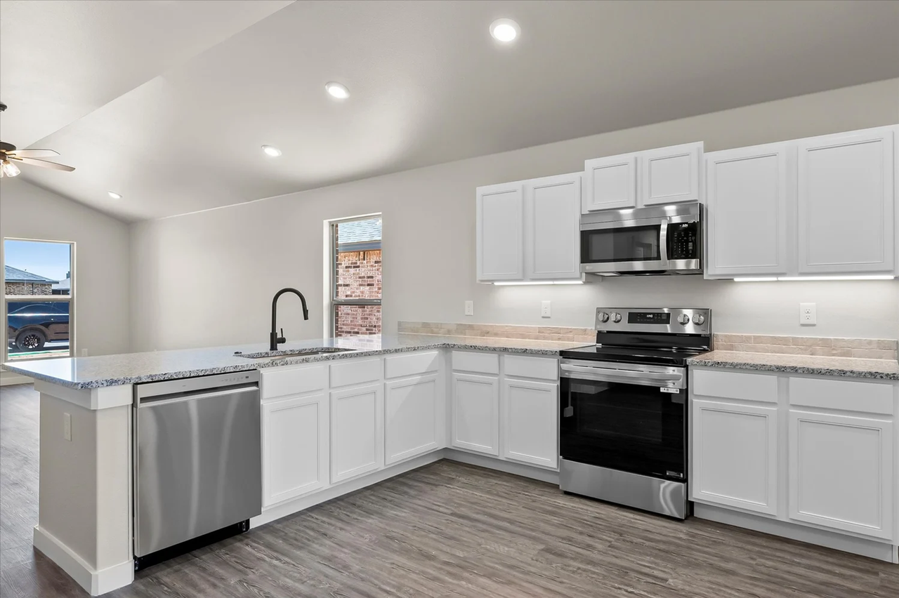 3520 Turner Ave - Photo 4 of 14