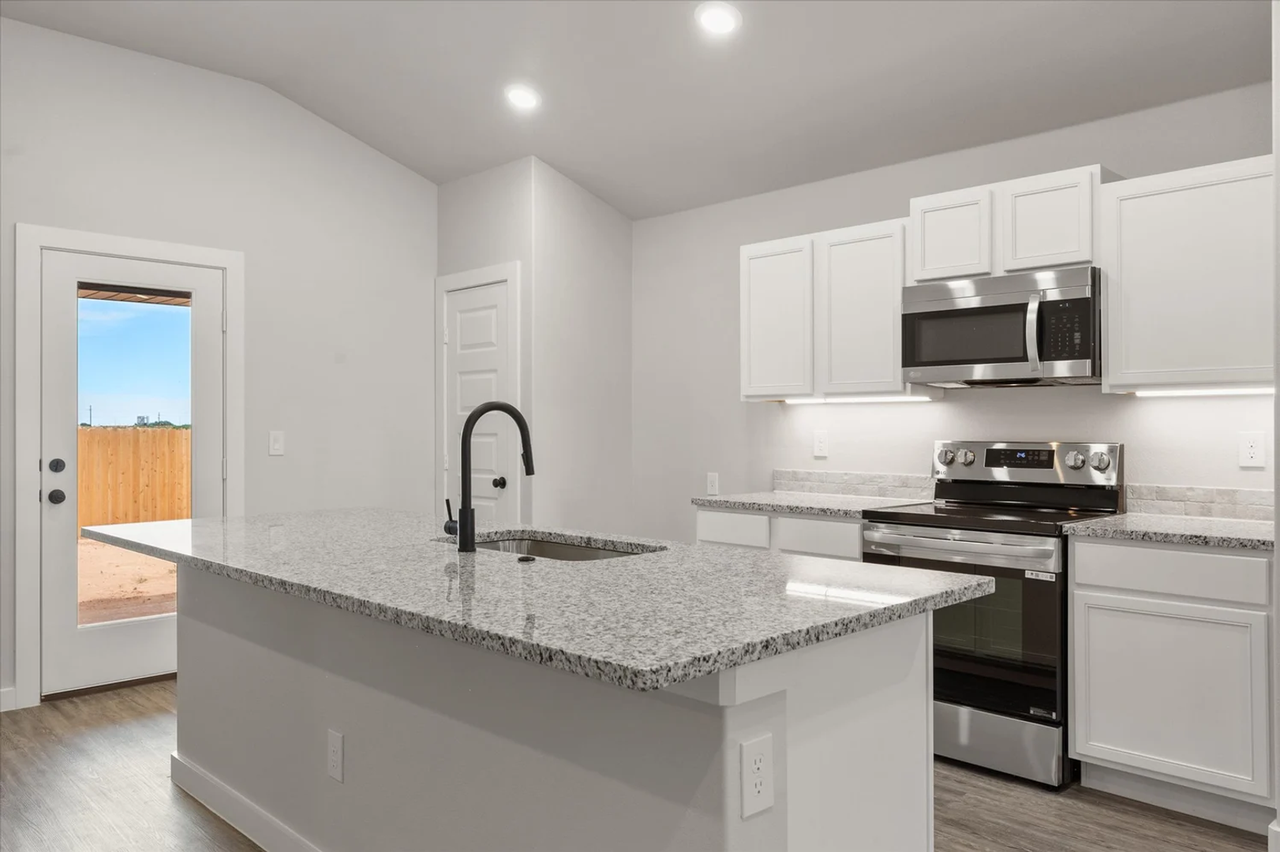 3518 Turner Ave - Photo 4 of 24