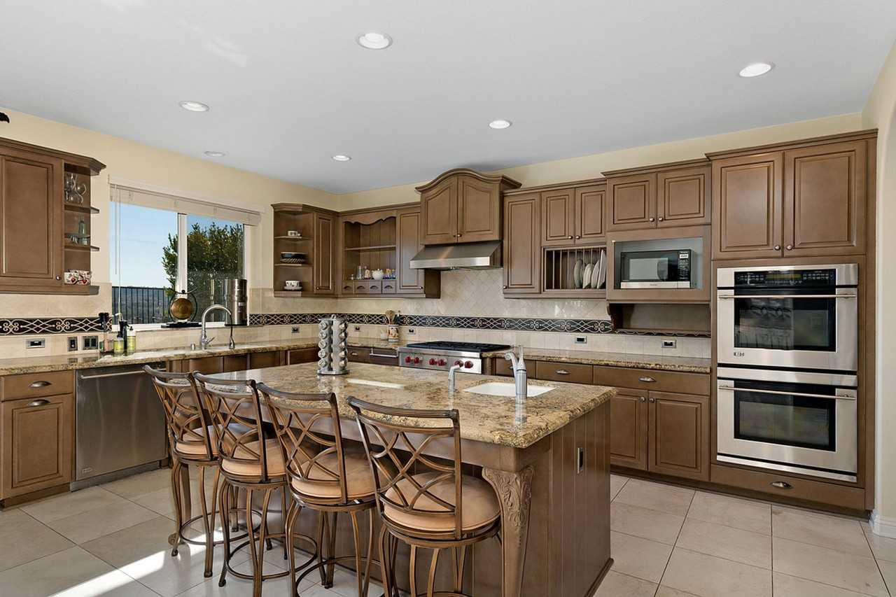 27683 Manor Hill Rd - Photo 2 of 50