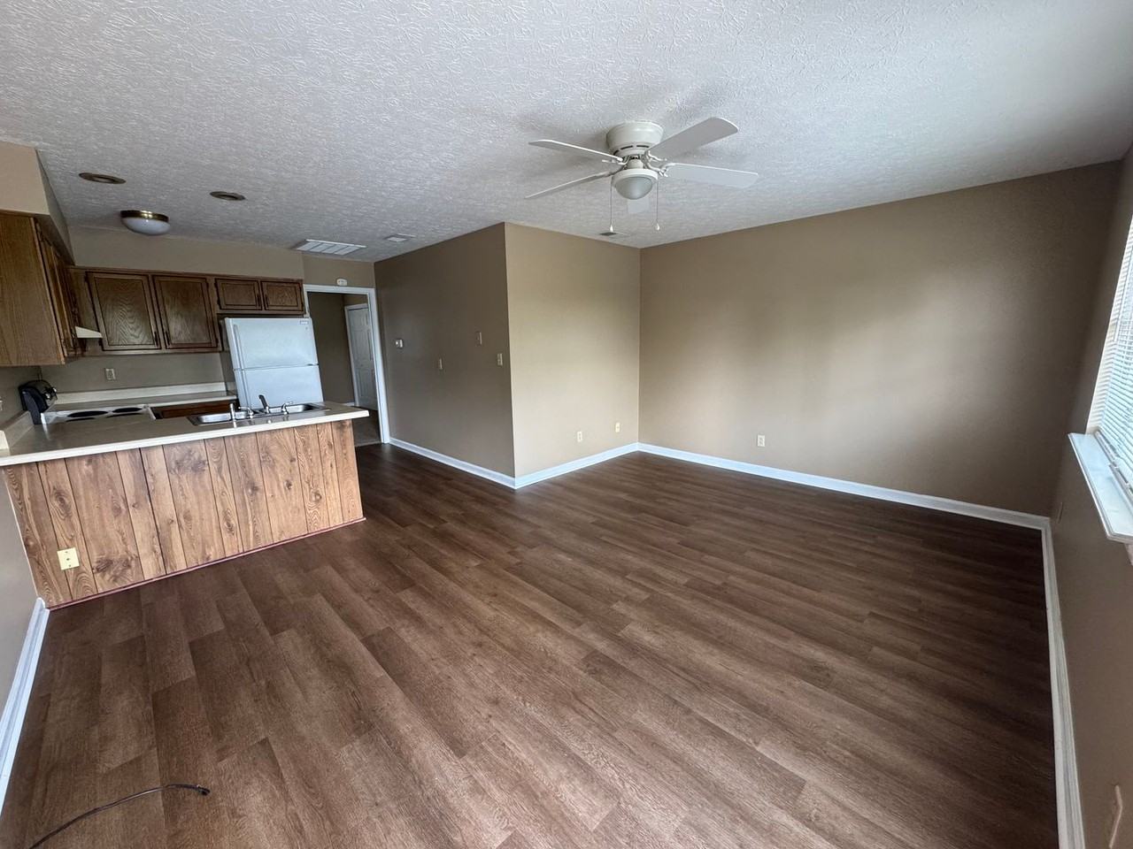 Kenilwood Way Apartments - Photo 2 of 8