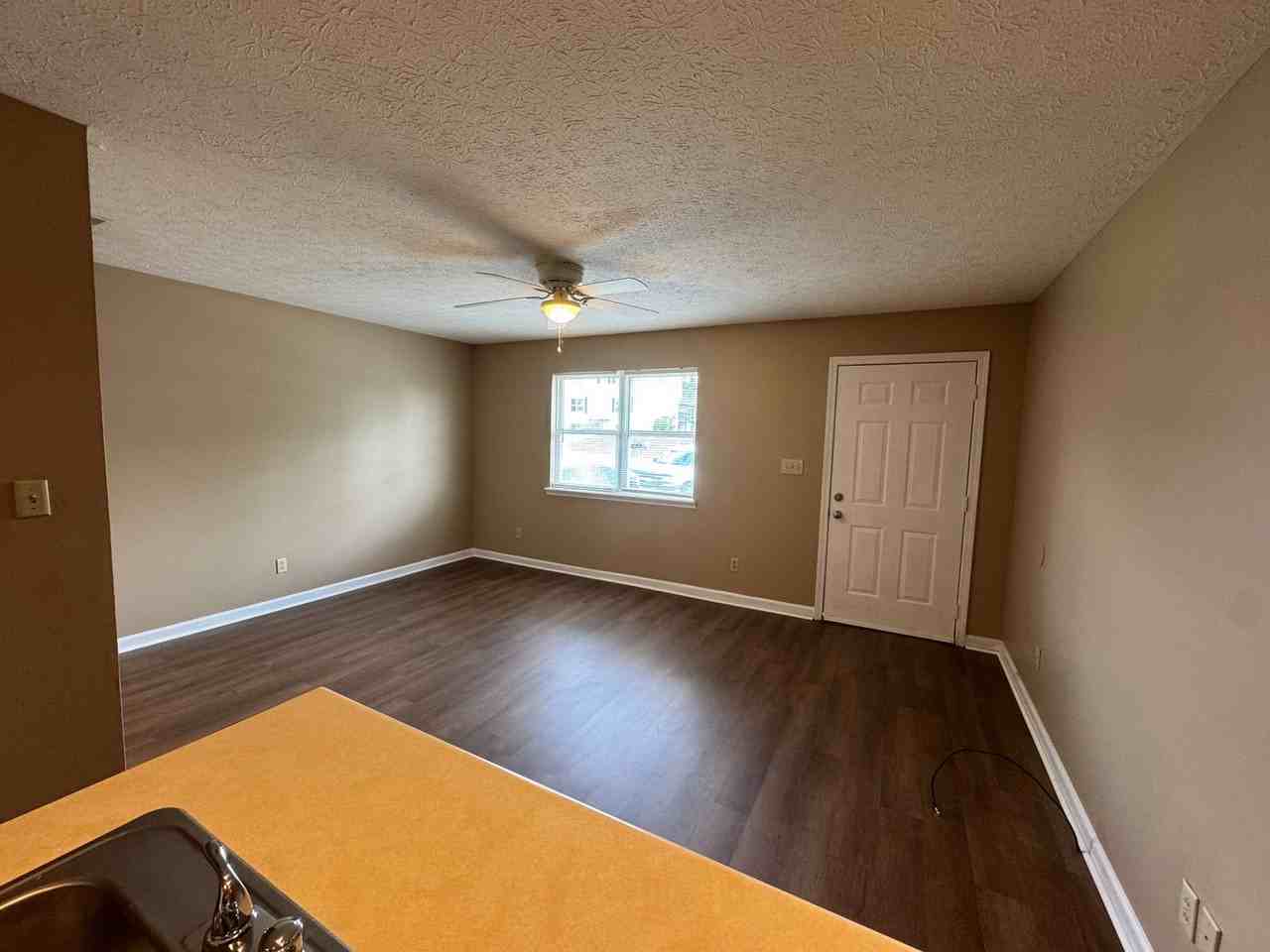 Kenilwood Way Apartments - Photo 4 of 8