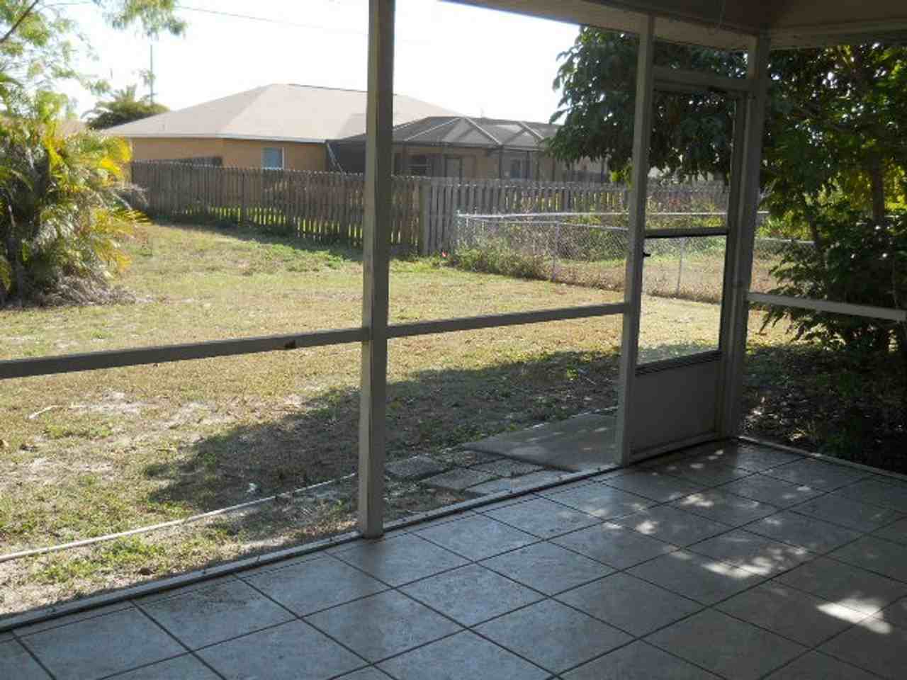 3733 Sw 1st Ave - Photo 4 of 16