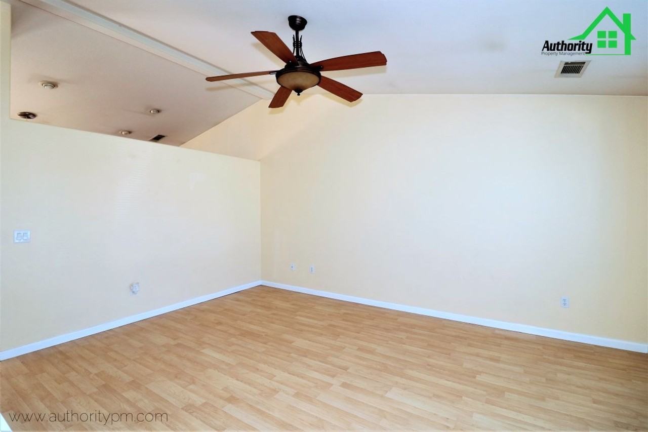 1785 Trumpet Dr - Photo 3 of 28