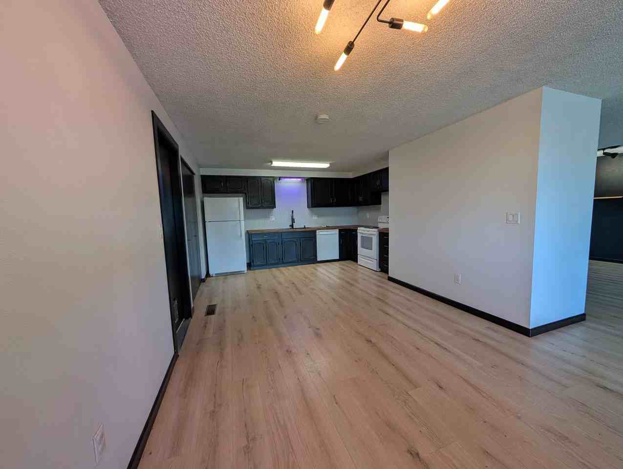 2205 Sw Perkins Ave - Photo 3 of 19