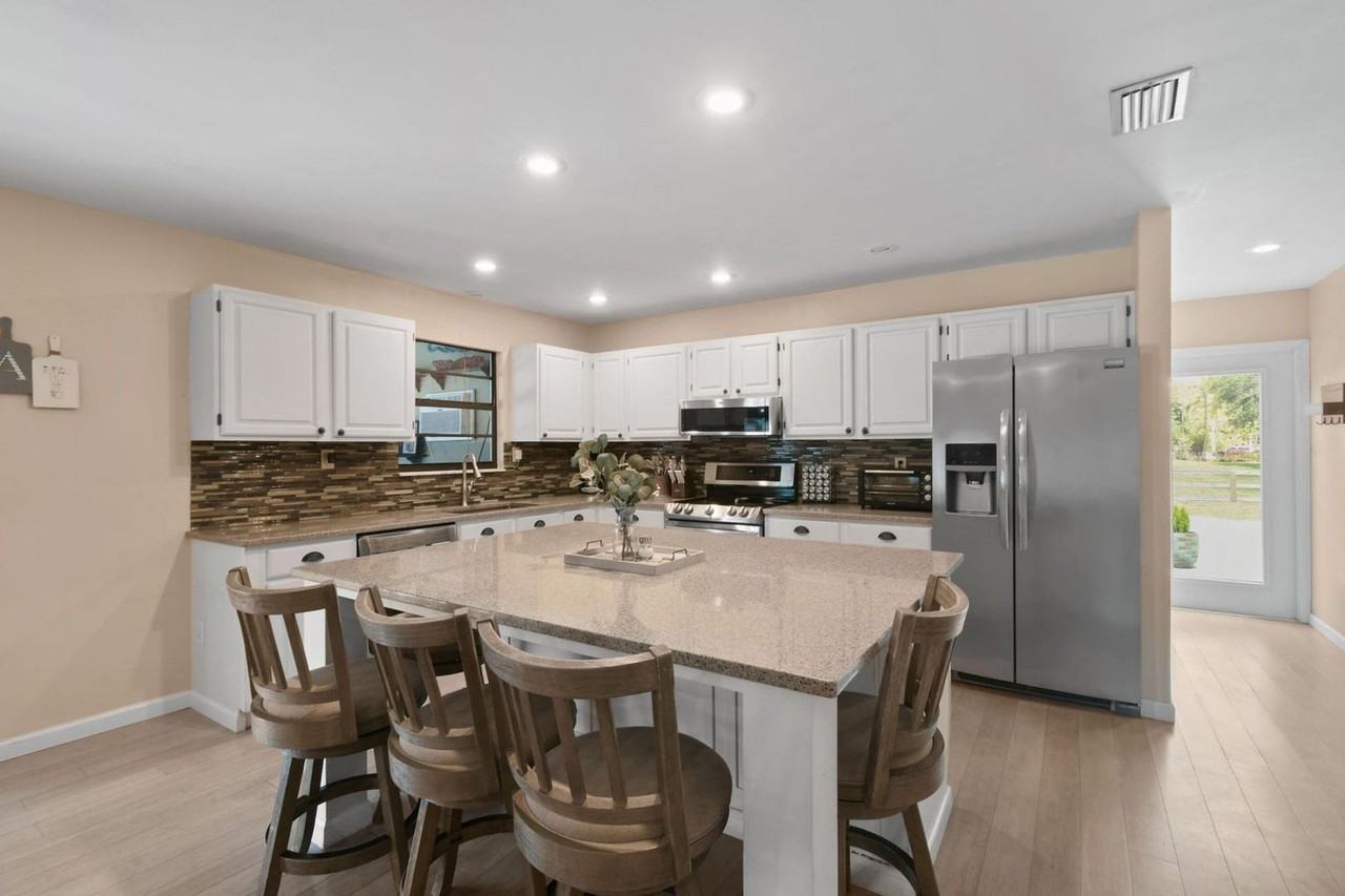 15739 75th Way N - Photo 2 of 21