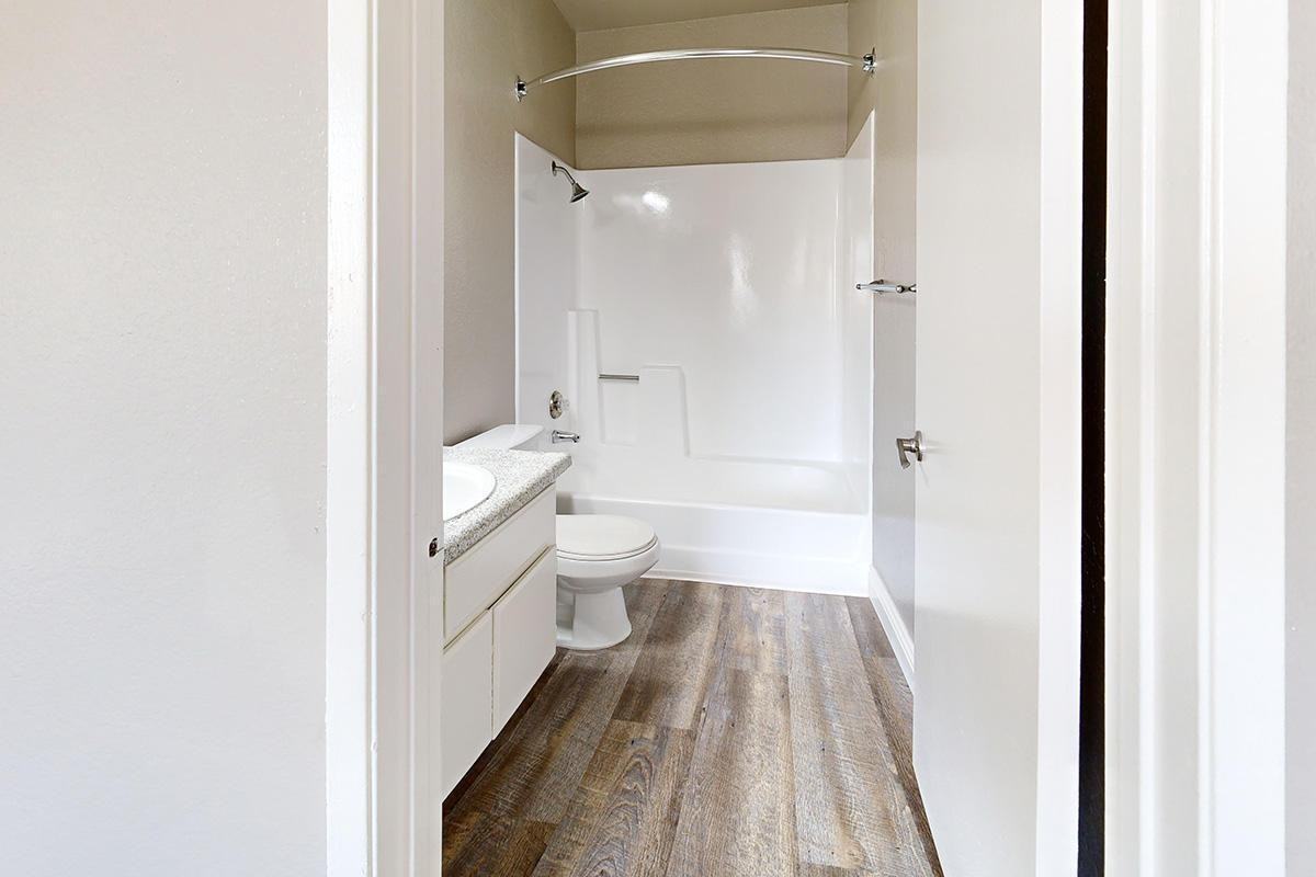 1725 E G St - Photo 6 of 21