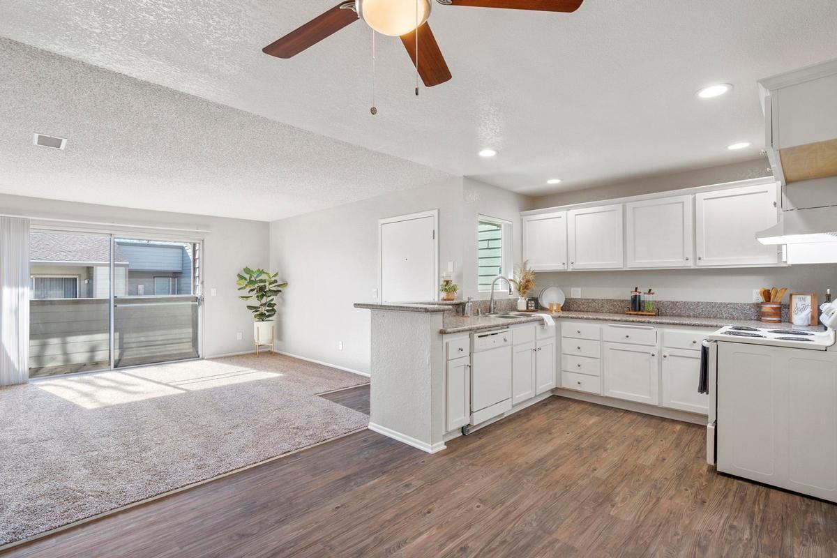 1369 N Willow Ave - Photo 7 of 49