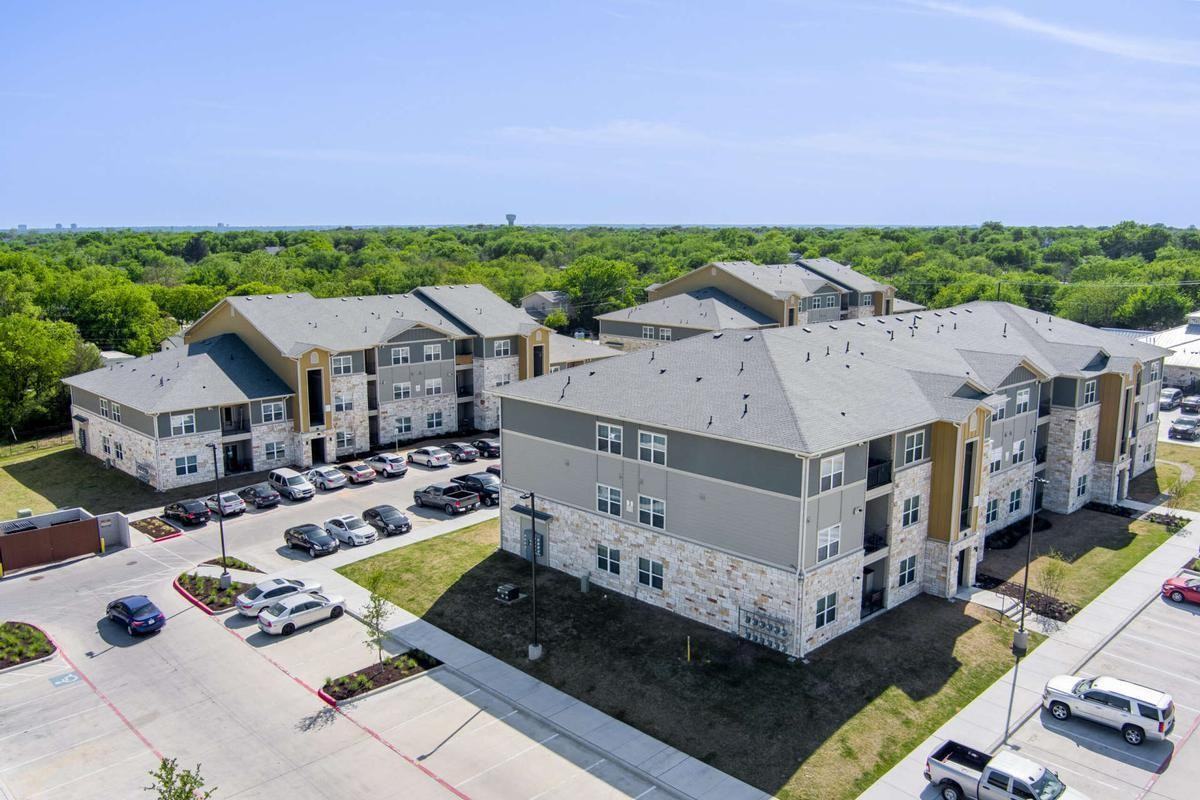 2900 La Junta St - Photo 3 of 50