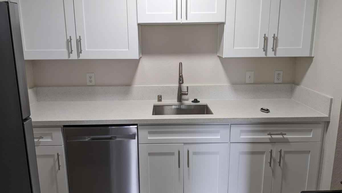 607 Williams Ave S - Photo 2 of 18