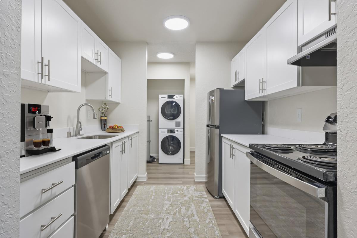 607 Williams Ave S - Photo 2 of 18