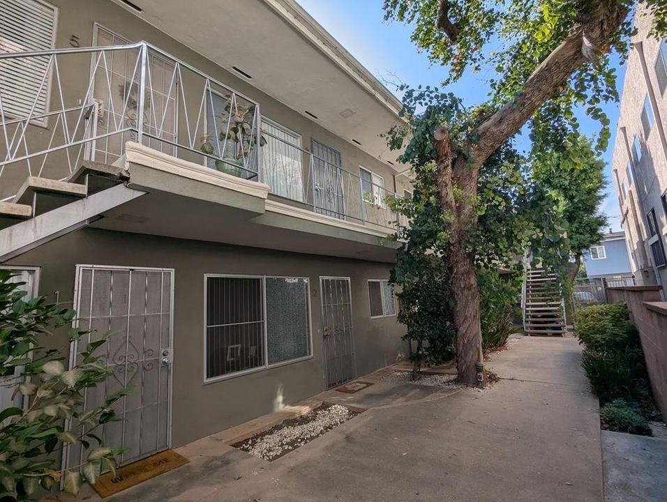 12714 Matteson Ave #9 - Photo 3 of 9