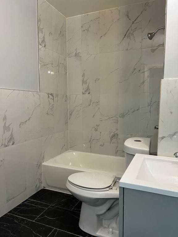 157 Voss Ave - Photo 3 of 6