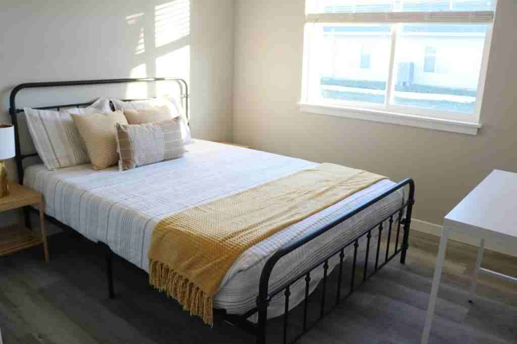 11 Reserve Ct - Photo 3 of 17