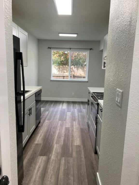 3143 Smith Ln - Photo 3 of 13