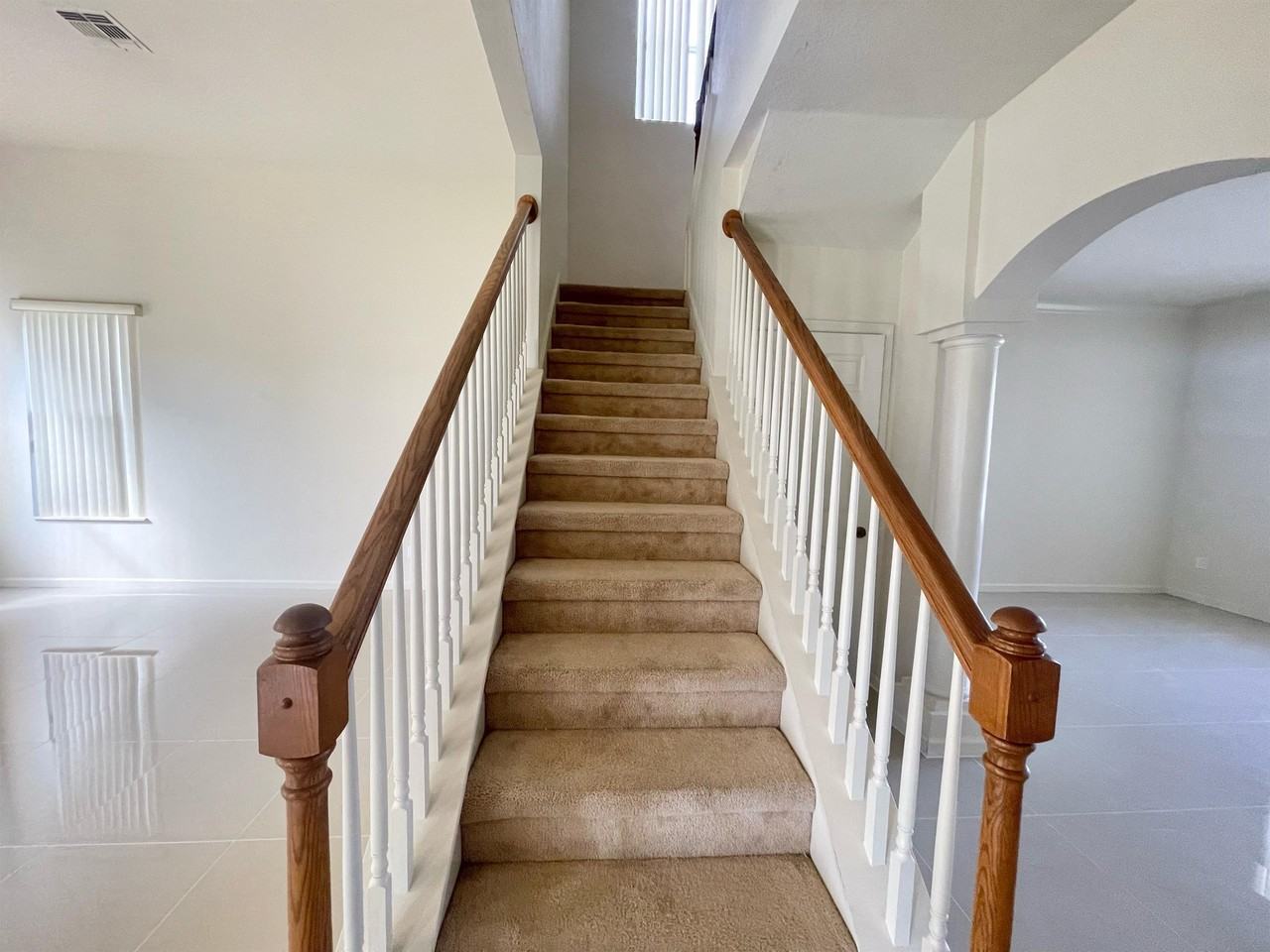 2370 Hinsdale Dr - Photo 2 of 38